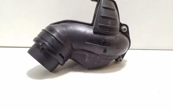 Intake resonator