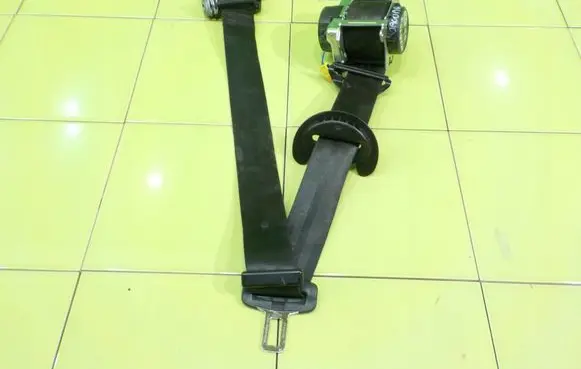 Jaguar XF X260 Front seatbelt 635392600A BEZPIECZENSTWA