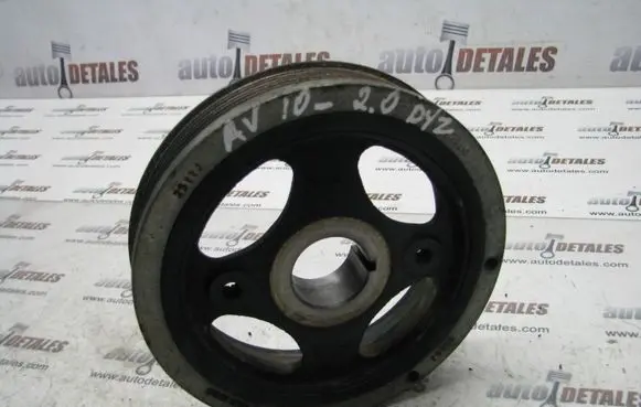 Toyota Avensis T270 Crankshaft pulley 134080R030