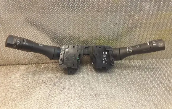 Nissan Juke I F15 Wiper speed switch 