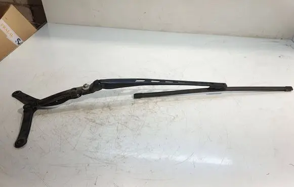 BMW 6 E63 E64 Windshield/front glass wiper blade 178420 2517