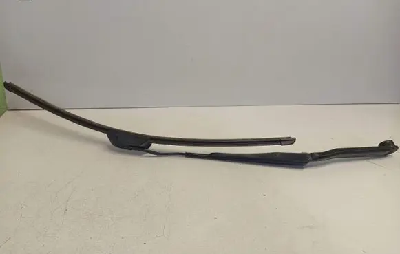 Lexus GS 300 350 430 450H Front wiper blade arm