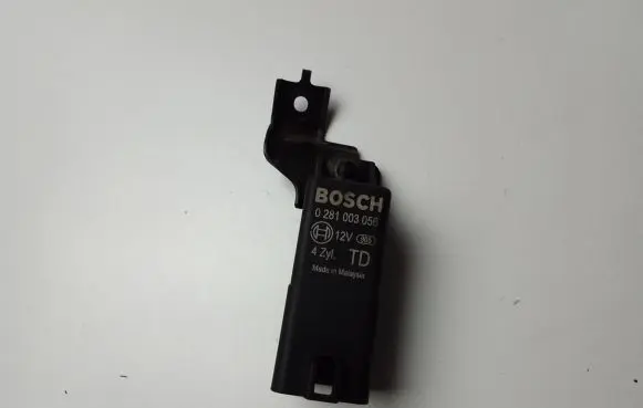 Honda Civic IX Glow plug pre-heat relay 0281003056