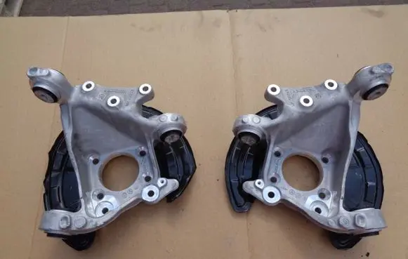 Mercedes-Benz EQB Rear wheel hub A2433570500 a2433570600