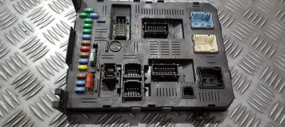 Peugeot 607 Comfort/convenience module 9658158480 h02-01051104