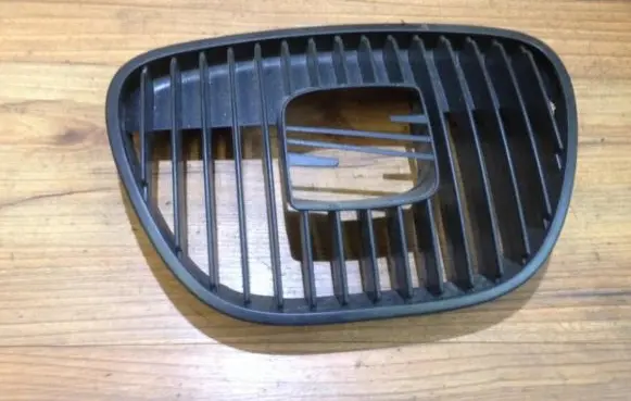 Seat Ibiza III (6L) Front grill 6l0853651