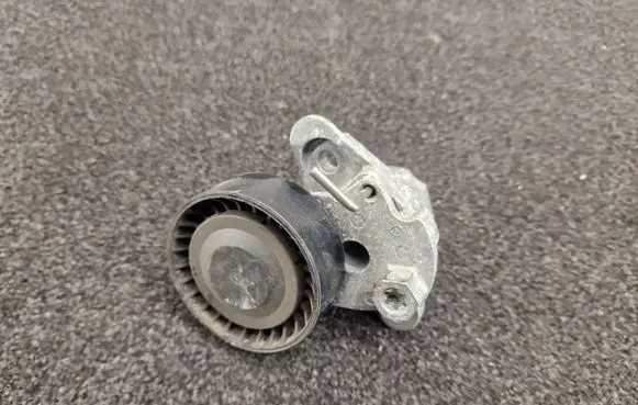 Skoda Kodiaq Generator/alternator belt tensioner JN804E145299L