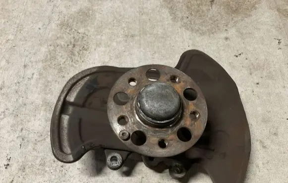 Mercedes-Benz C W204 Front wheel hub spindle knuckle 