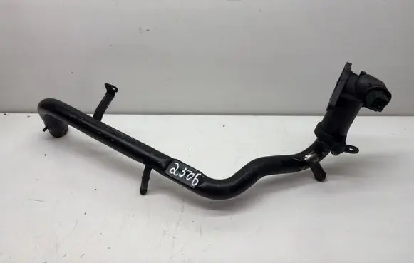 Volkswagen PASSAT B5 Coolant pipe/hose