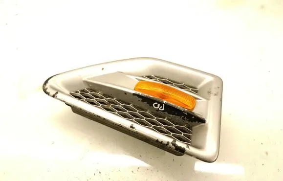 Land Rover Freelander 2 - LR2 Fender grill CKDXA