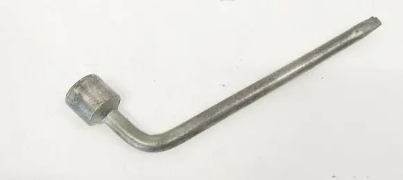BMW 5 GT F07 Wheel nut wrench 