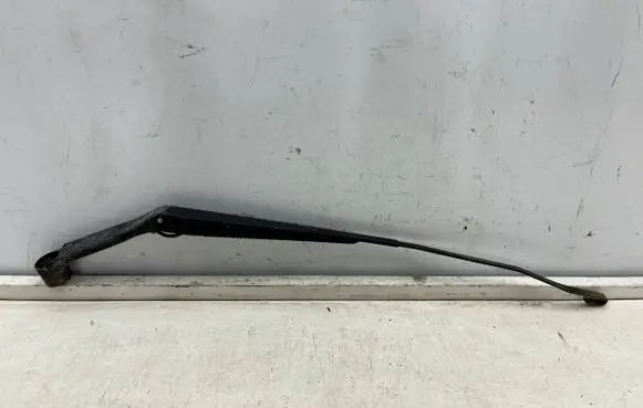 Mitsubishi Colt Front wiper blade arm