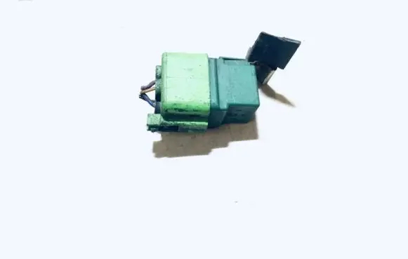 Ford Escort Other relay 94FG13A025 v23136a1x42