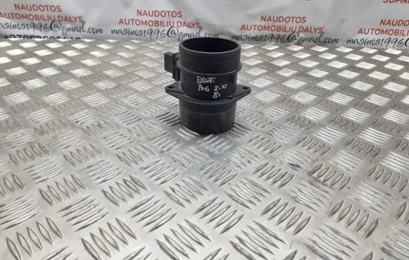 Volkswagen PASSAT B6 Mass air flow meter 03G906461C 0281002735