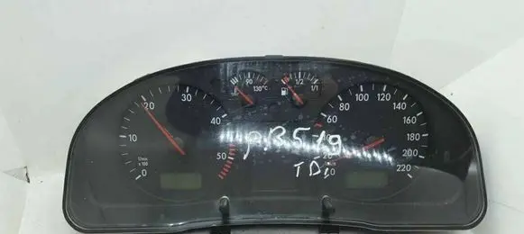 Volkswagen PASSAT B5 Speedometer (instrument cluster) 09051940090