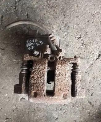 Volvo XC60 Rear brake caliper 32332594