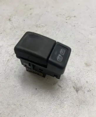 Volvo V70 Windscreen/window heater switch 9162952 97W1WK