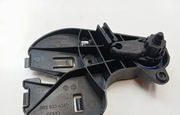 Porsche Macan (95B) Engine bonnet (hood) release handle 8R2823633