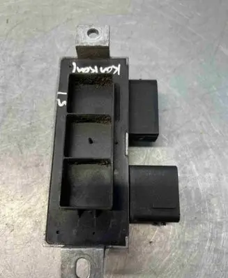 Nissan Qashqai+2 Glow plug pre-heat relay 8200558438A