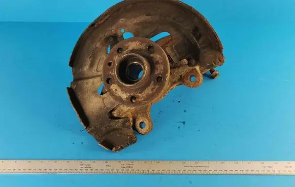 Volvo V70 Front wheel hub spindle knuckle