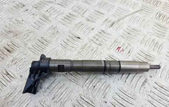 Audi A4 S4 B8 8K Fuel injector 0445116030 03L130277
