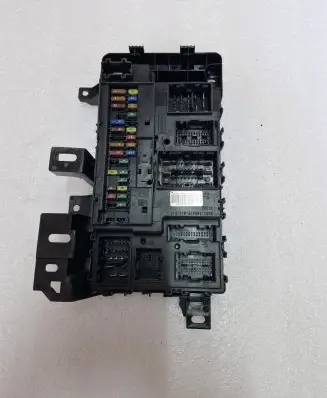 Ford Mustang VI Comfort/convenience module LR3T15604