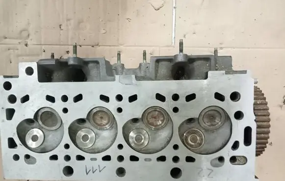 Citroen Xsara Picasso Engine head 9624920710