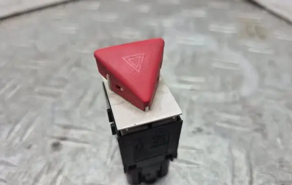 Volkswagen PASSAT B6 Hazard light switch 3C0953509