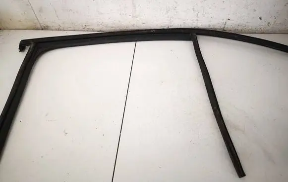 Skoda Octavia Mk3 (5E) Rubber seal rear door 5E5839431A