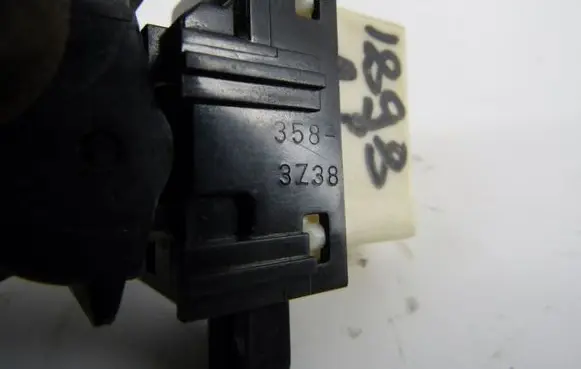 Mazda 6 Electric window control switch