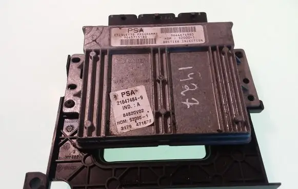 Citroen C5 Engine control unit/module 9645715180 9644674980 84820V02