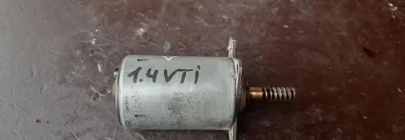 Peugeot 208 I Camshaft vanos timing valve 753390580