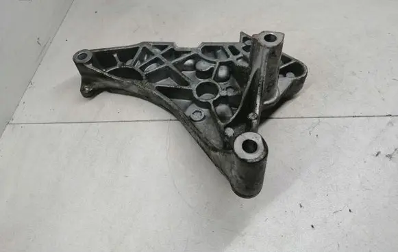 Volkswagen PASSAT CC Engine mounting bracket 03L199207