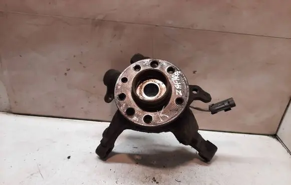 Opel Zafira A Front wheel hub