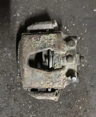 Front brake caliper