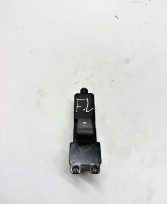 Hyundai Tucson TL Electric window control switch 93575D3121 Q4J9933