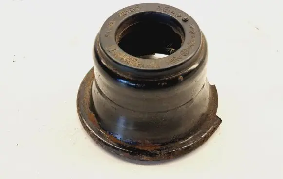 Subaru Outback Engine mount bracket 41022AJ03A 41022AJ04A 805170