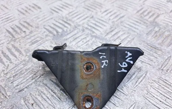 Toyota Avensis T250 Headlight/headlamp mounting bracket 5208205020