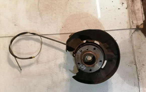 BMW 1 E81 E87 Rear wheel hub 0000019024