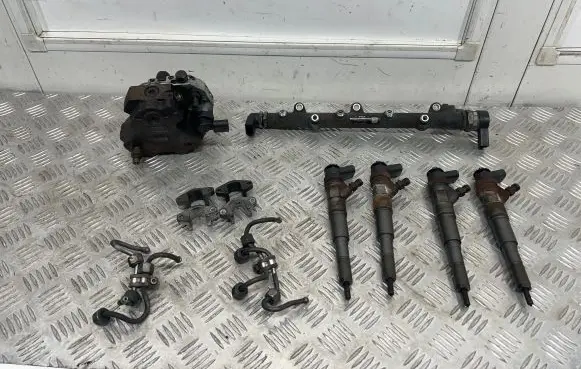 BMW 1 E81 E87 Fuel injection system set 7787164 7794435 7788670