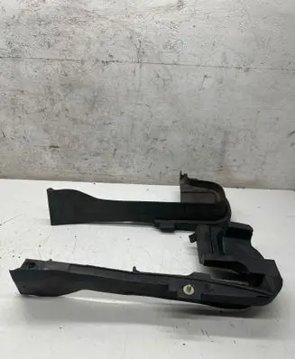 Porsche Macan (95B) Other engine bay part 95B823731A