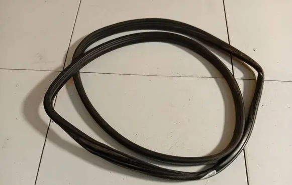 Opel Zafira A Rubber seal front coupe door 