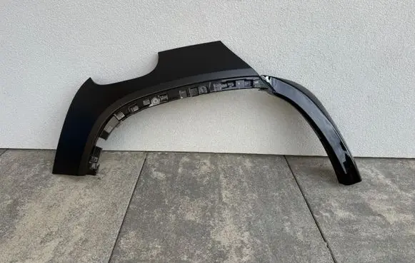Land Rover Defender Rear arch trim S8BM290E22