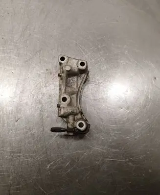 Peugeot 208 Engine mounting bracket 9683165580