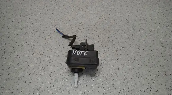 Nissan Note (E11) Headlight level adjustment motor 
