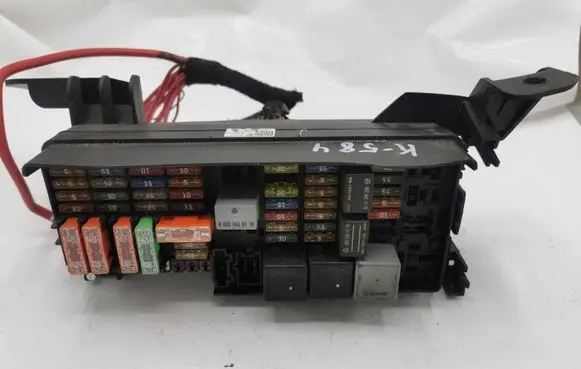 Mercedes-Benz R W251 Fuse module A1645402372 13583862 YAP27237