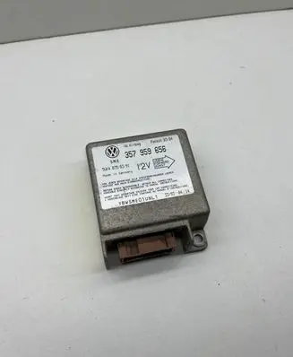 Volkswagen PASSAT B3 Airbag control unit/module 357959656 5WK40758391