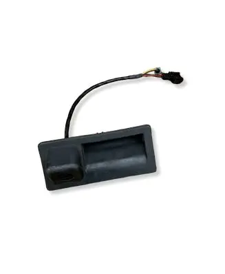 Volkswagen PASSAT B7 Tailgate handle with camera 3AF827566A