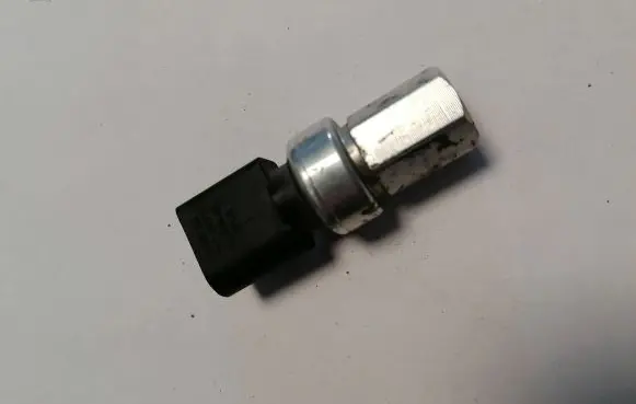 Volkswagen Touareg I Air conditioning (A/C) pressure sensor 1J0959126 52C90902 TN209V5