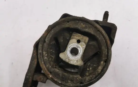 Mercedes-Benz A W168 Engine mount bracket